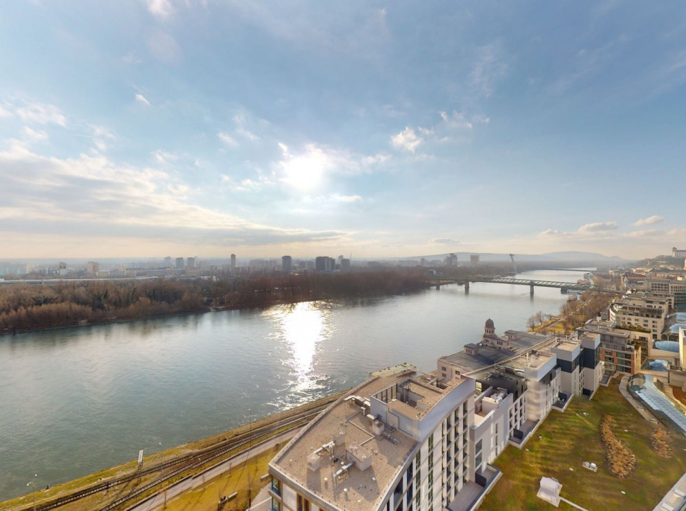 EXKLUZÍVNY 2-IZB. BYT V „DOWNTOWNE“ - MRAKODRAP EUROVEA TOWER